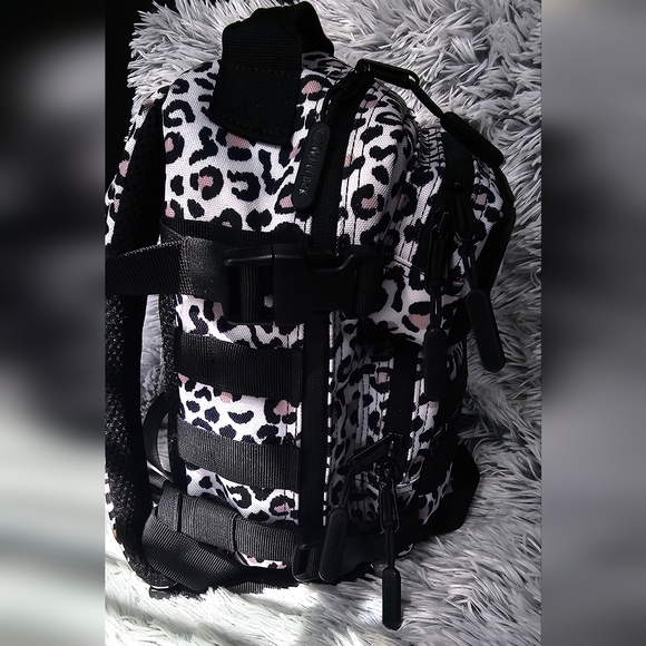 Wolfpak 9L Mini Backpack - Picture 3 of 5